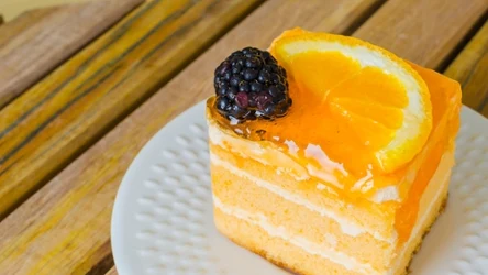 Ciasto Rudzielec na biszkopcie z kremem mascarpone i galaretką