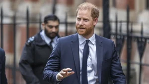 Zwrot zaraz przed przyjazdem księcia Harry'ego. Pałac Buckingham komentuje