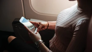Fakty, mity i ryzyko używania telefonu na pokładzie samolotu