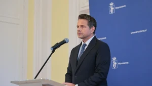 Rafał Trzaskowski stawił się na nadzwyczajnej sesji rady Warszawy