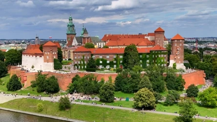 Jeden z największych polskich zamków z ofertą wakacyjną skierowaną dla rodzin.