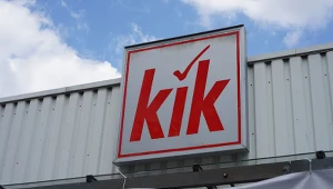 Najmodniejszy materiał lata trafił do KiK. Za komplet zapłacisz 120 zł
