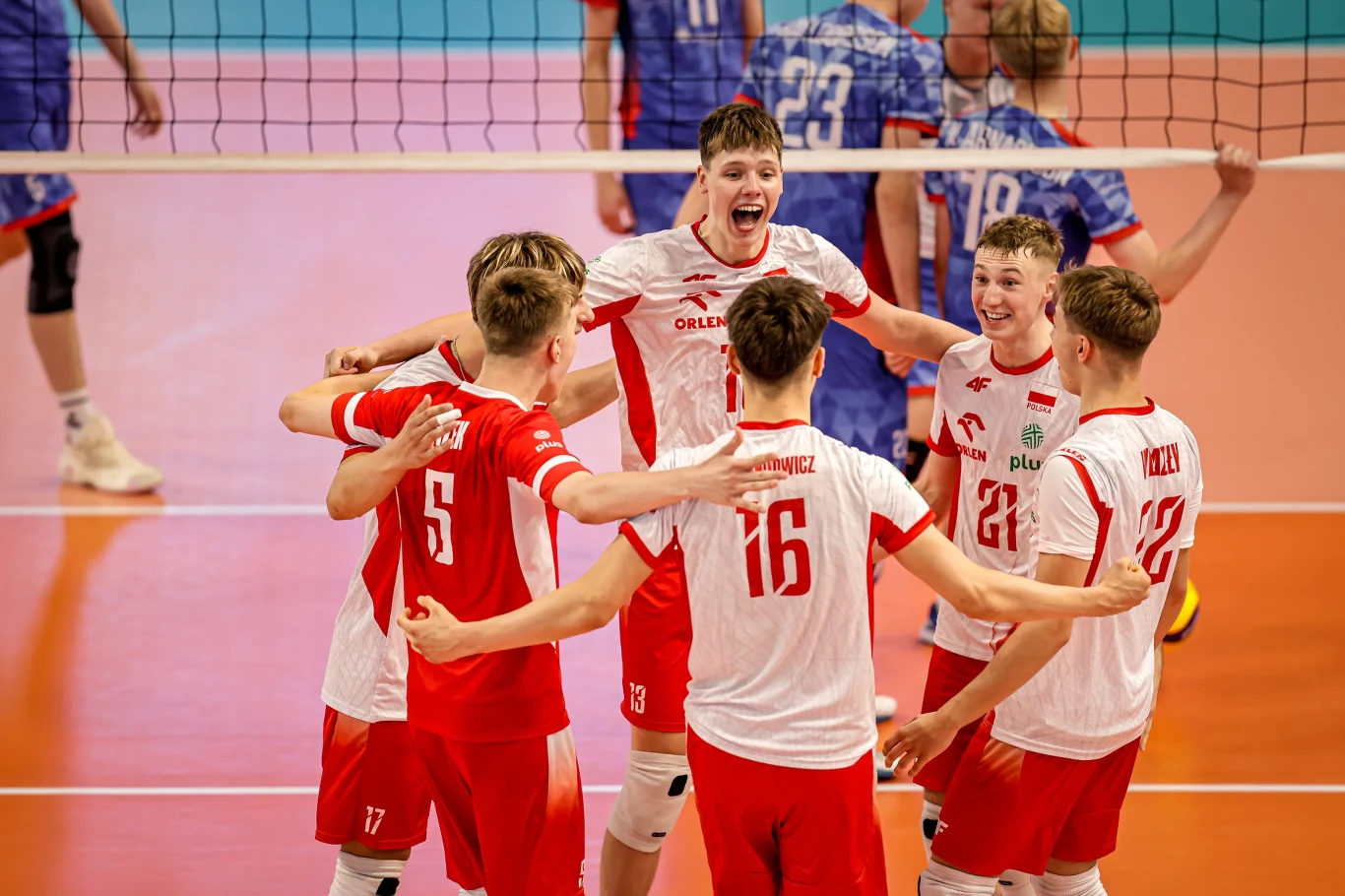 Siatkarze reprezentacji Polski do lat 18. Pierwszy z prawej Arkadiusz Wlazły Siatkarze reprezentacji Polski do lat 18