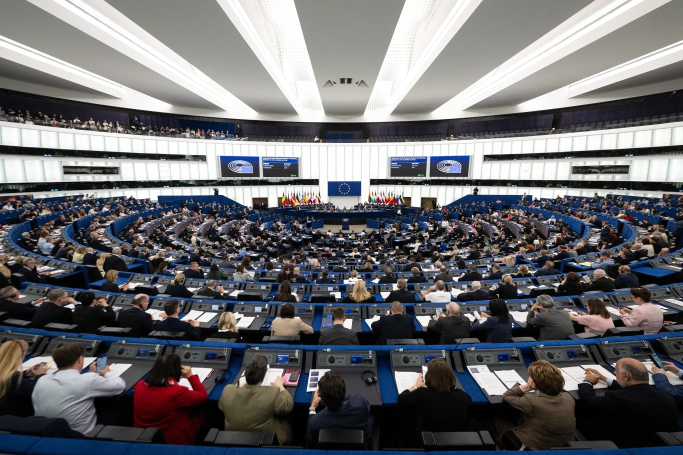 Parlament Europejski głosował za rezolucją w sprawie decyzji Zełenskiego Parlament Europejski