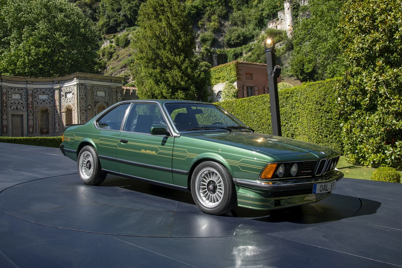 Alpiny B7 Turbo Coupe (E24) to prawdziwy biały kruk. Wyprodukowano zaledwie 153 egzemplarze tego modelu. Alpiny B7 Turbo Coupe (E24) to prawdziwy biały kruk. Wyprodukowano zaledwie 153 egzemplarze tego modelu.