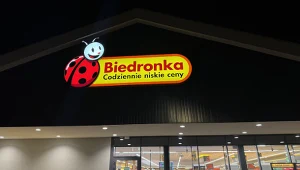 Walizki, plecaki i organizery. Biedronka przygotowała ofertę dla osób planujących wakacje
