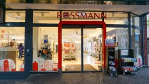 Rossmann przecenił kultowe kosmetyki. Wybrałam 5 promocji, na które warto zwrócić uwagę