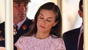 Królowa Letizia często wybiera róż. Tym razem zachwyciła w tym kolorze podczas ważnej uroczystości 