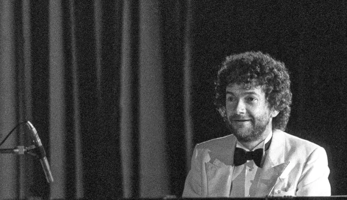 Wacek Kisielewski był kolorowym ptakiem PRL-u. Tragiczna śmierć pianisty