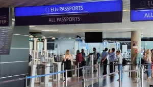 Awantura na pokładzie samolotu skończyła się mandatami i skreśleniem z listy pasażerów