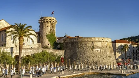 Wyspa Korčula jest chętnie odwiedzana przez turyst&oacute;w