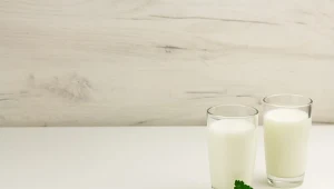Pij szklankę dziennie. Szybko obniżysz cholesterol i wzmocnisz jelita