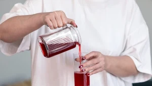 Dlaczego powinniśmy pić regularnie sok z wiśni?