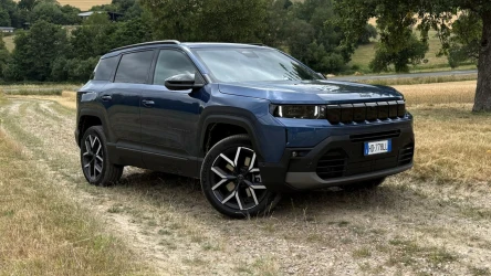Jeep Compass z hybrydą plug-in to złoty środek w ofercie napędowej modelu.