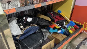 Biedronka ruszyła z nową kolekcją. Są ubrania Lee Cooper, Próchnik i Iguana