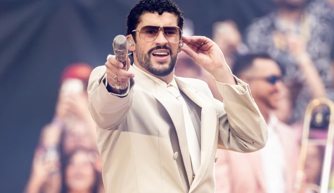 Bad Bunny pokazał się w Warszawie w ubraniach polskiej marki! Specjalnie zmieniono ich nazwę