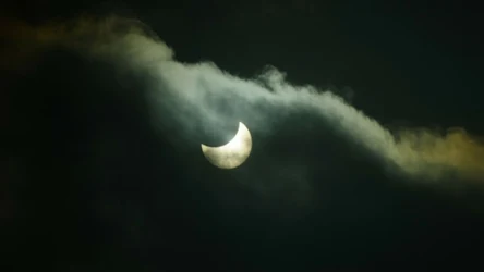 Zaćmienia Słońca występują często, ale rzadko możemy je obserwować