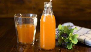 Syrop z mirabelek podbije smak wody i lemoniady. Sprawdzi się także do herbaty