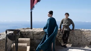 Anne Hathaway i Tom Holland w filmie "Odyseja"