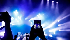 Kradzieże telefonów na festiwalach. Po kilku dniach lokalizują je w Rumunii