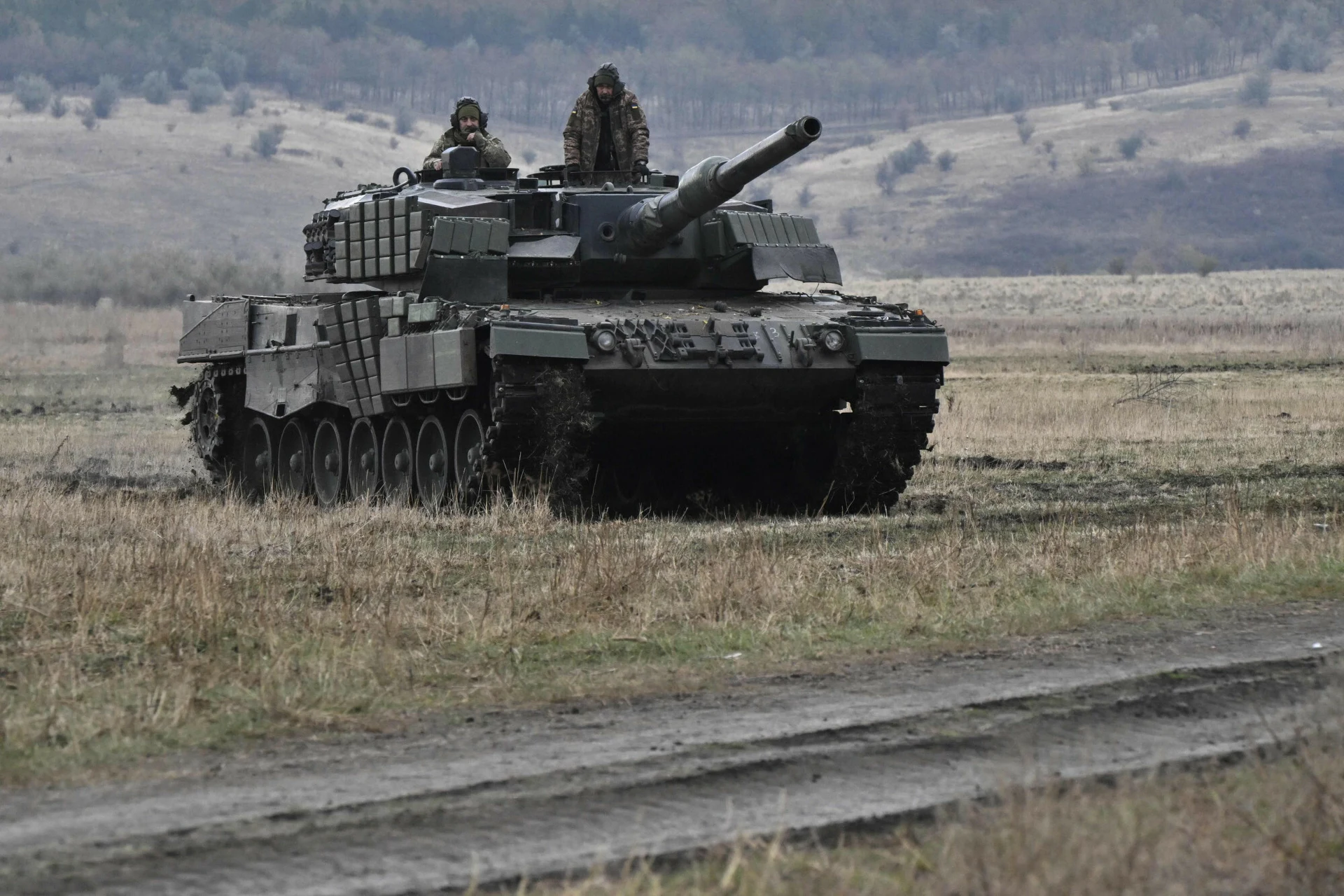 Czołg Leopard 2A4 należy do sprzętu przekazanego Ukrainie przez Polskę.