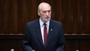 "Działali na rzecz Putina". Antoni Macierewicz oskarżył policjantów