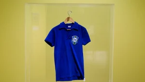Koszulka legendy futbolu sprzedana po raz drugi. Cena zwala z nóg