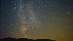 O której godzinie najlepiej oglądać rój meteorów Perseidy?