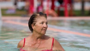 Ta aktywność nie niszczy stawów, a wzmacnia mięśnie. Polecana seniorom