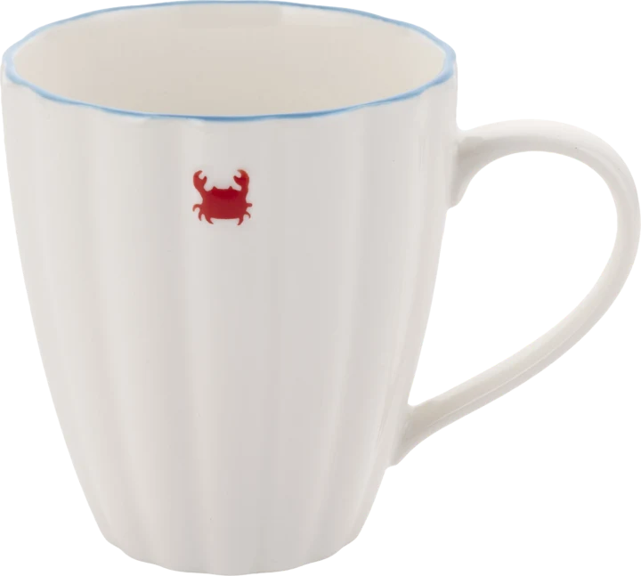 Biała porcelanowa filiżanka z uchwytem, ozdobiona drobnym czerwonym rysunkiem kraba i delikatnym niebieskim rantem przy brzegu.