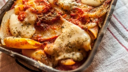 Pasta e patate alla tiella