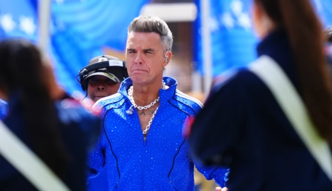 Coś białego wypadło mu z nosa w trakcie wywiadu. Tak Robbie Williams tłumaczy się z afery. "Czuję się... miętowo"