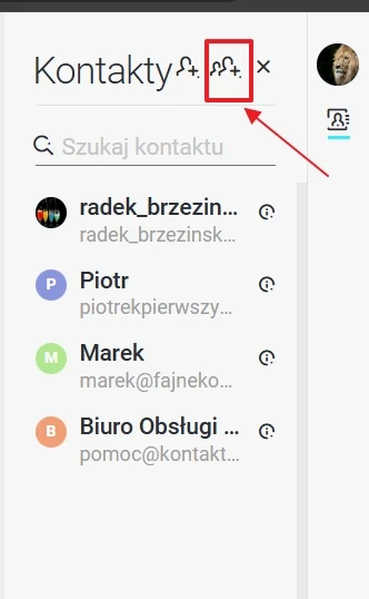Lista kontaktów z czterema widocznymi użytkownikami, wyróżnioną ikoną dodawania nowych kontaktów oraz polem wyszukiwania u góry ekranu.