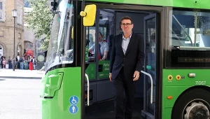 Pierwszy ruch premiera Burnhama. Wielka obniżka cen, "są niezbędne"
