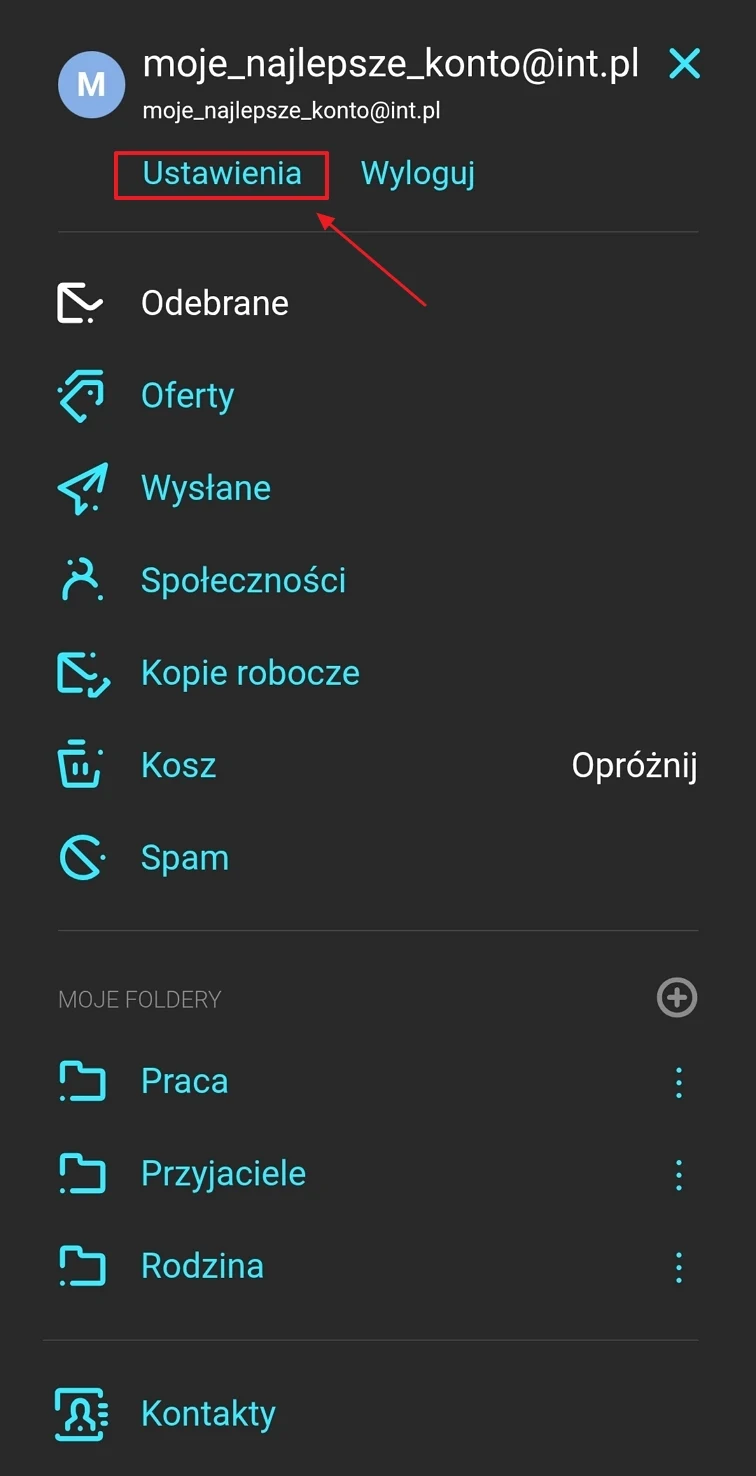 Panel skrzynki e-mail z wyróżnioną opcją ustawień oraz widocznymi kategoriami wiadomości i listą folderów użytkownika.