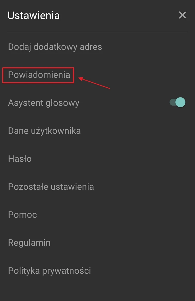 Menu ustawień aplikacji z wyróżnioną opcją Powiadomienia i włączonym Asystentem głosowym.