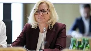 Agnieszka Glapiak, przewodnicząca KRRiT, złożyła zawiadomienie o możliwości znieważenia hymnu Polski