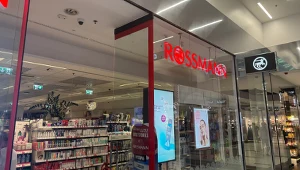 Polacy za to samo płacą więcej niż Niemcy. Pytamy Rossmanna o wyjaśnienia