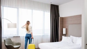 Czysta pościel w hotelu może zmylić. Prawda ukrywa się pod prześcieradłem