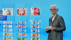 Prezes Europejskiego Banku Centralnego Christine Lagarde zaprezentowała projekty banknotów euro 