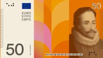 Portret mężczyzny w staromodnym kołnierzu na tle abstrakcyjnych geometrycznych kształtów oraz charakterystyczne oznaczenia i liczby typowe dla banknotów euro.