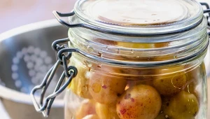 Umeboshi to kiszone śliwki idealne jako dodatek do wytrawnych dań