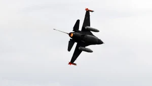 Następny dron w przestrzeni powietrznej NATO. Władze zapowiadają protest