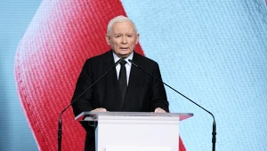 Jarosław Kaczyński zaapelował o jedność prawicy i zachęcił do wtorkowej obecności pod budynkiem warszawskiej prokuratury.