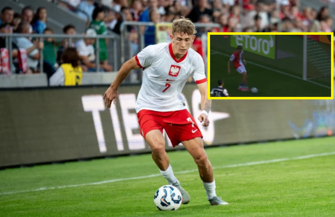 Wiktor Nowak z przytupem zainaugurował w Slavii Praga Piłkarz w białej koszulce i czerwonych spodenkach prowadzi piłkę na boisku podczas meczu, w tle widoczni kibice na trybunach; dodatkowo w prawym górnym rogu szczegółowy kadr z akcji pod bramką.