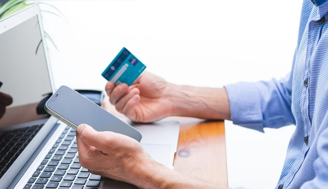 Bank zablokował konto bez ostrzeżenia? Masz prawo złożyć reklamację.
