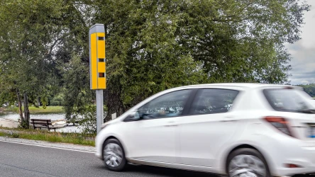 Brak widocznego błysku nie oznacza, że fotoradar nie zarejestrował przekroczenia prędkości.