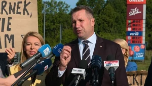 Marta Wcisło zakłóciła konferencję prasową Przemysława Czarnka 