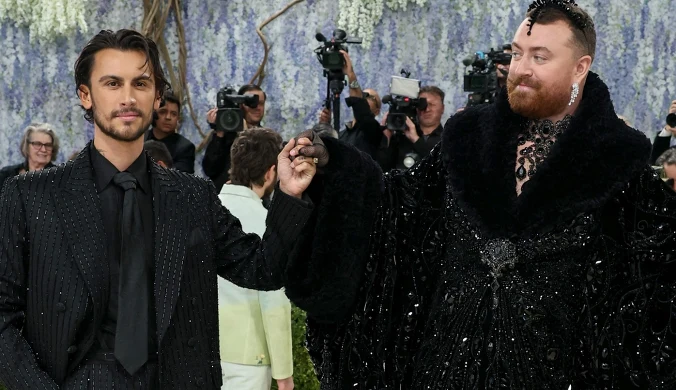 Sam Smith po latach zaręczył się z partnerem. "Nikt nie zna mojego ciała lepiej"