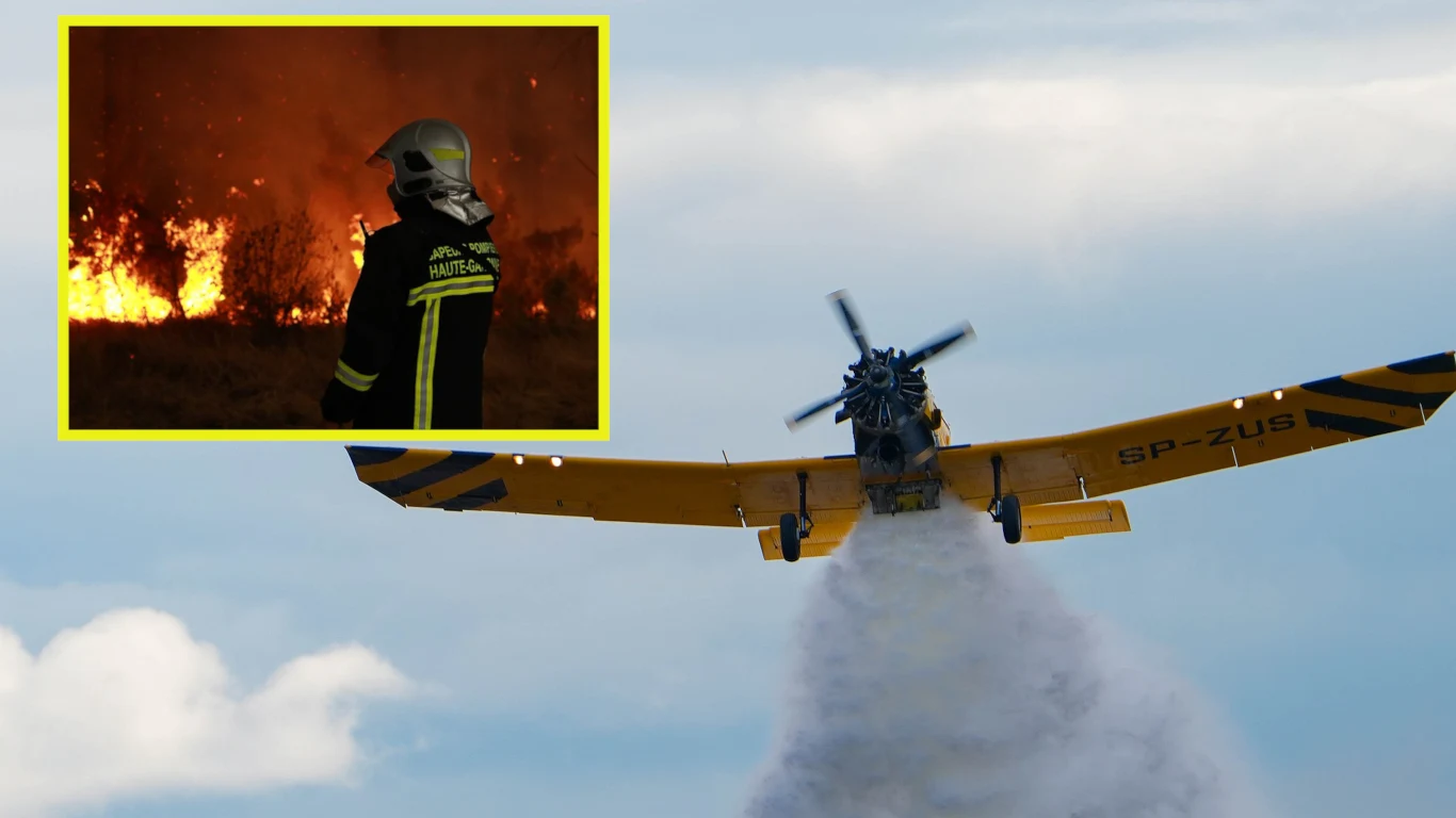 Do Francji lecą dwa samoloty gaśnicze P-18B Dromader Mieleckich Zakładów Lotniczych, aby pomóc w walce z wielkimi pożarami lasów w rejonie Bordeaux. Samolot gaśniczy P-18B Dromader zrzuca wodę z powietrza, strażak w hełmie obserwuje pożar lasu.